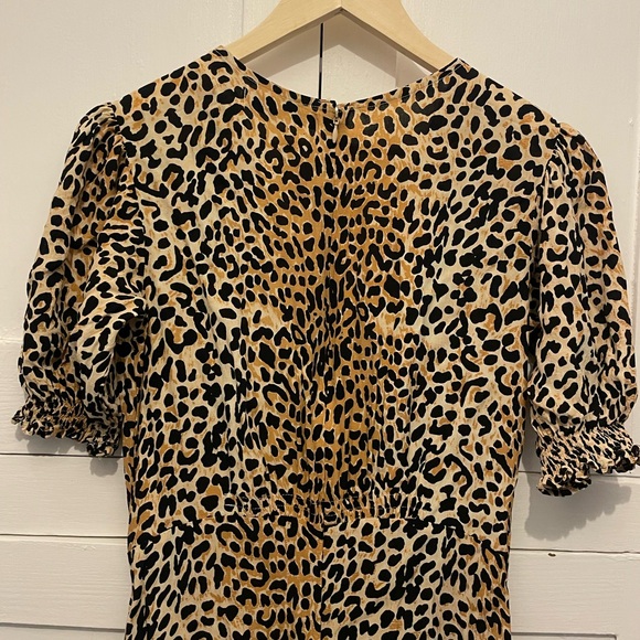 Faithfull the Brand Marie Louise midi dress in a leopard print. - Picture 6 of 9